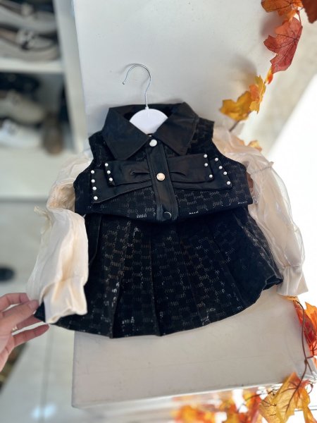 طقم تنورة جلد ثلاث قطع