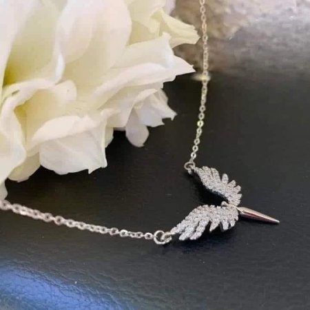 سنسأل لون فضي